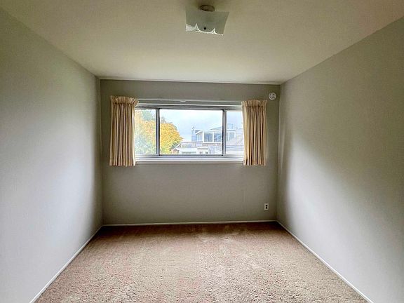 3rd image of 200 Upper Ter APT 3
