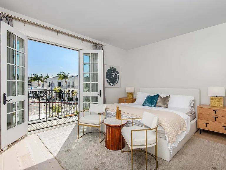 The Residences at Palisades Village — Photo 101