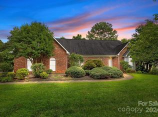 1291 Willow Oaks Trl, Matthews, NC 28104