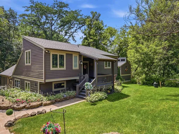 7 Harvest Ln, Galena, IL 61036
