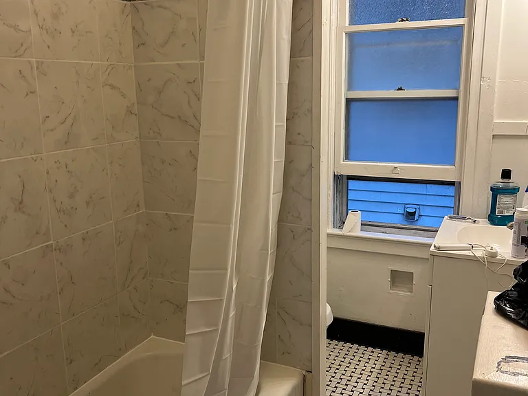 436 Hudson Ave #B — Photo 6