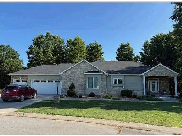 2750 James Ln, Sedalia, MO 65301