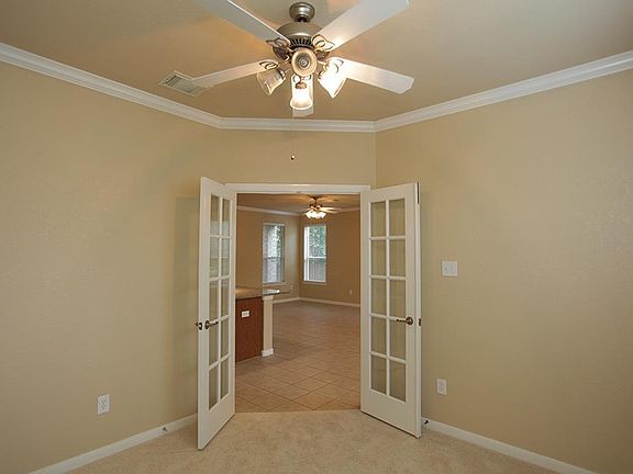 3rd image of 22 Pine Needle Pl
