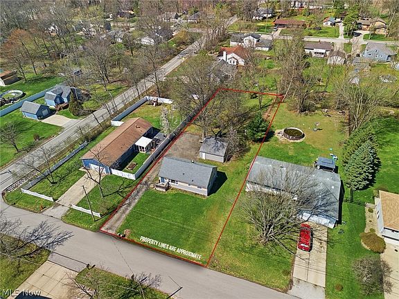 3rd image of 1517 Gottschall Rd