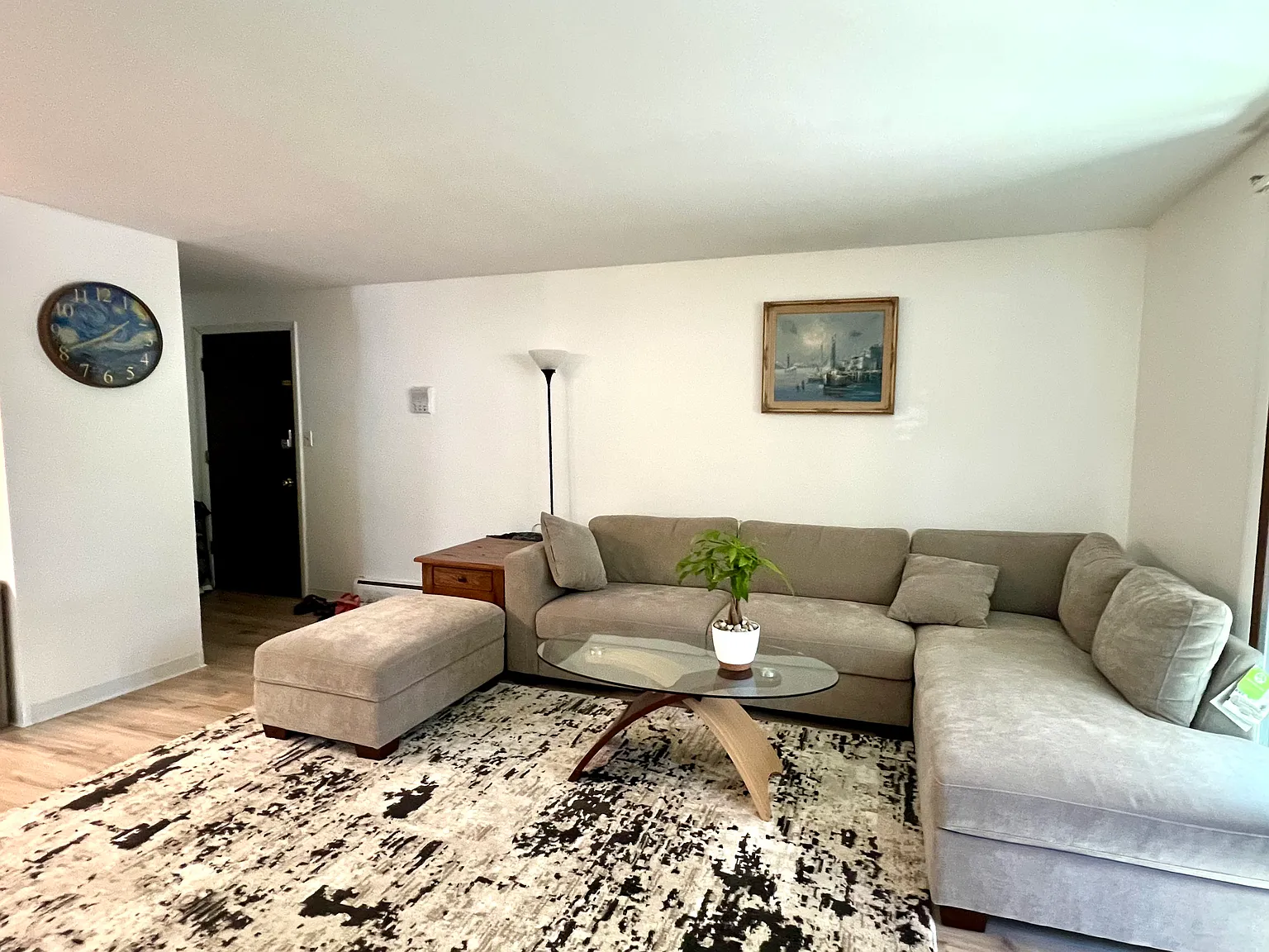 2 bed, 874 sqft, $2,000 — Photo 1