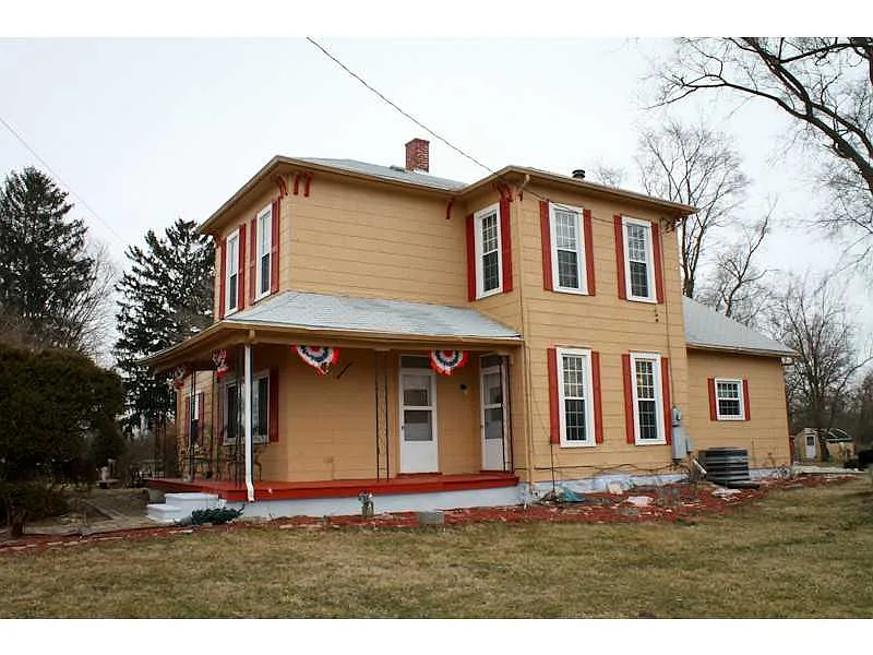 1945 E Leffel Ln photo 1