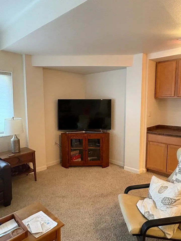 3 bed, 1155 sqft, $2,500 — Photo 2