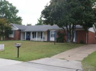 2925 Wellington Dr, Florissant, MO 63033