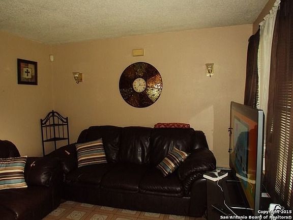 4th image of 110 Howerton Dr