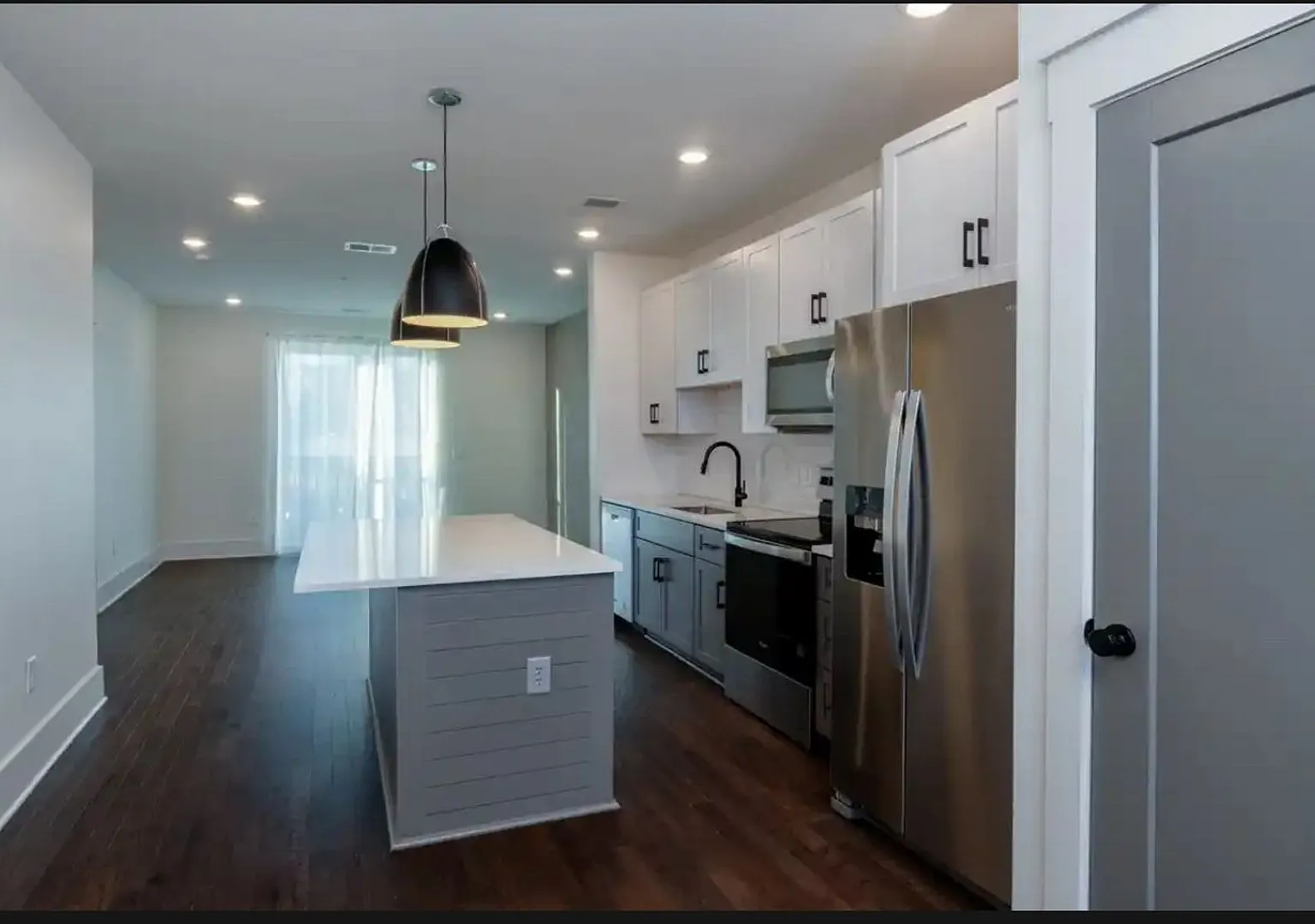 Charming 1BR/1BA home in vibrant East Nashville! — Photo 2