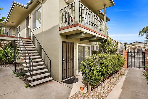 4450 Wilson Avenue %% Photo 1