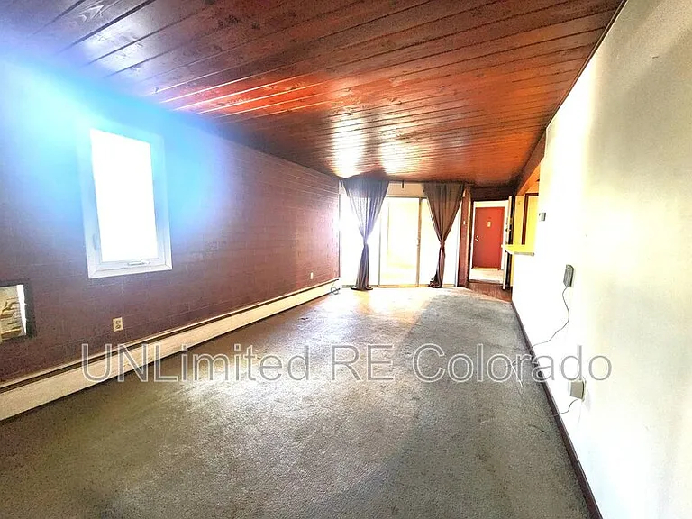 1343 N High St #13 — Photo 5