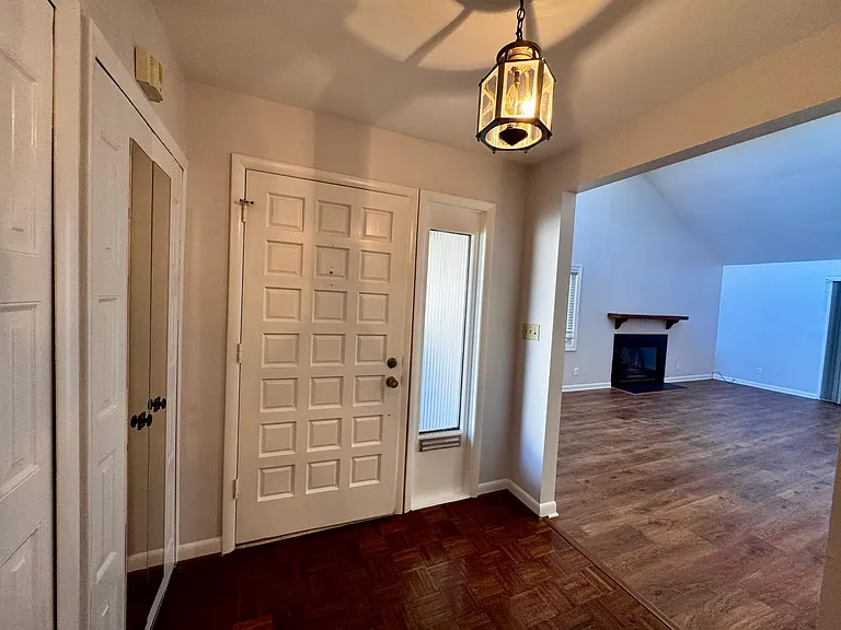 208 Lamplighter Cir — Photo 6