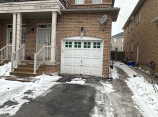 26 Voysey Way, Markham, ON L3S 0B4