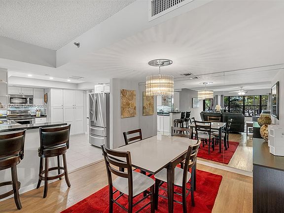 5th image of 3200 Port Royale Dr N APT 308