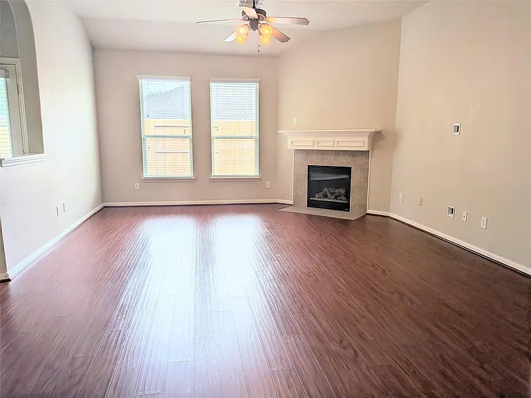 4911 Spring Showers Ct — Photo 3