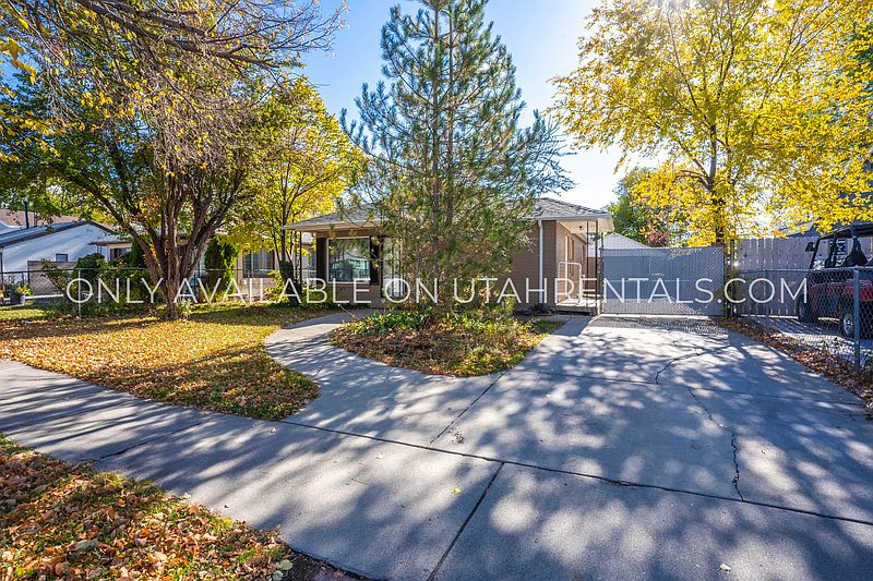 1st image of 1141 W Fremont Ave