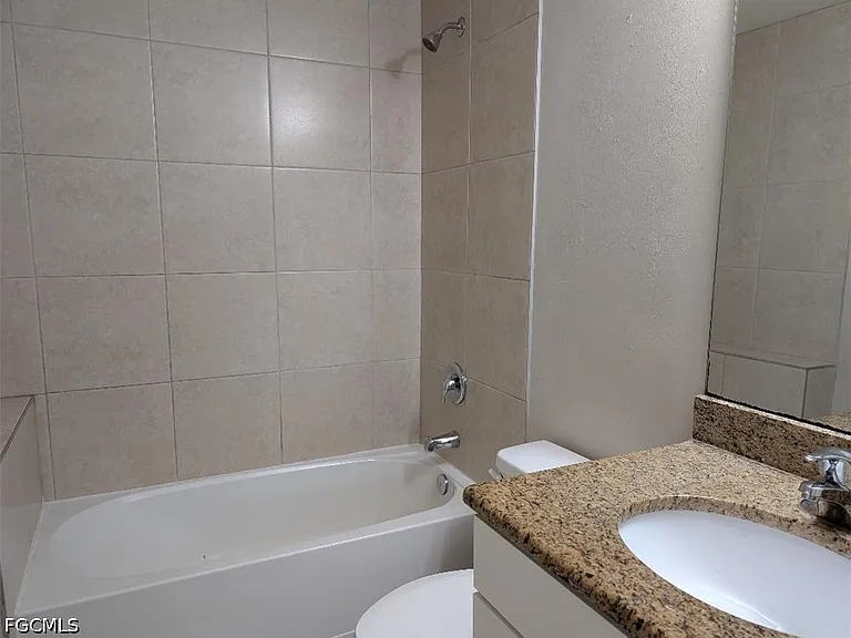 4409 SW 8th Ct — Photo 8