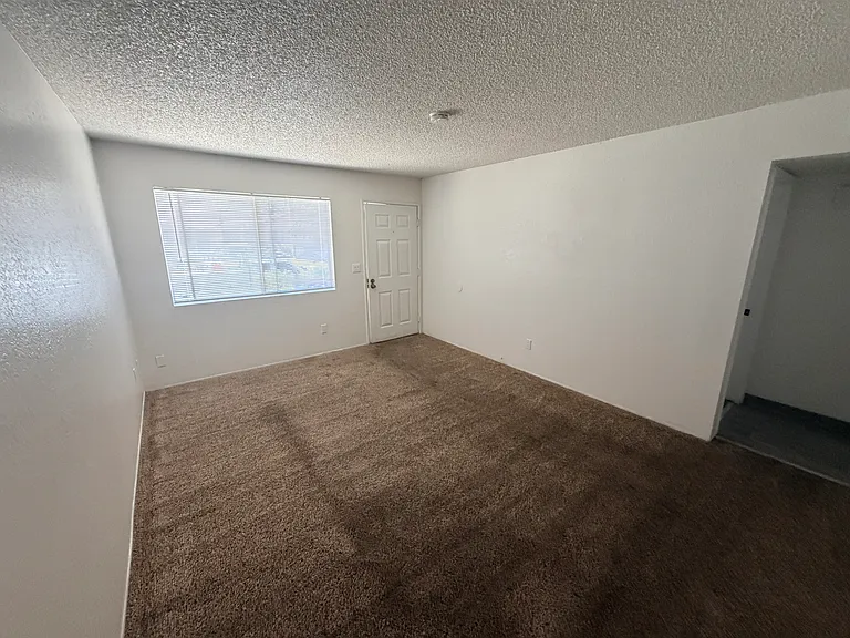 8000 N Laurelglen Blvd #B — Photo 5
