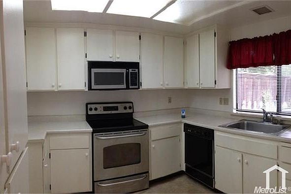 2nd image of 2239 Sandcastle Way #1