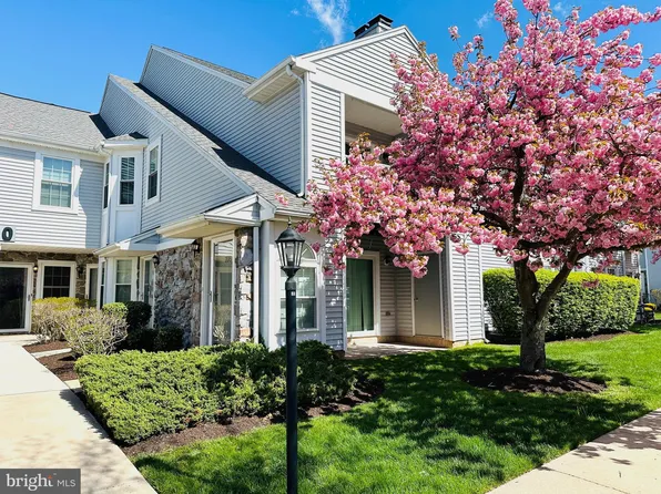 707 Mews Dr, Sellersville, PA 18960