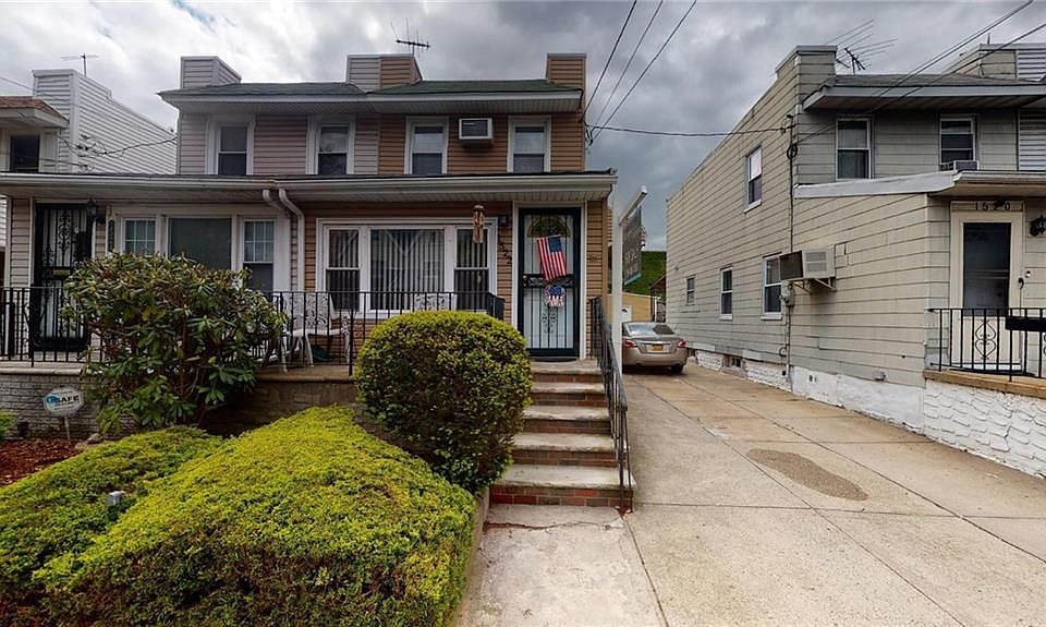 1st image of 1522 E 51st St