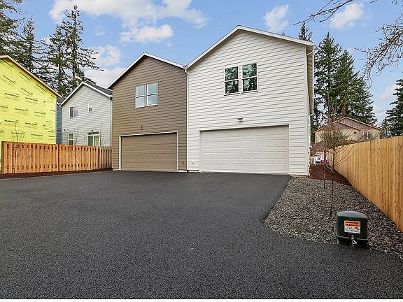 2nd image of 15916 NE Everett Ct