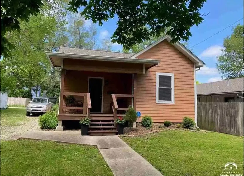 2 bed, 900 sqft, $1,500 — Photo 1