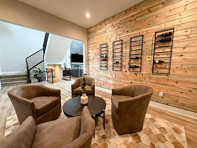 978 Brotherton Point — Photo 2