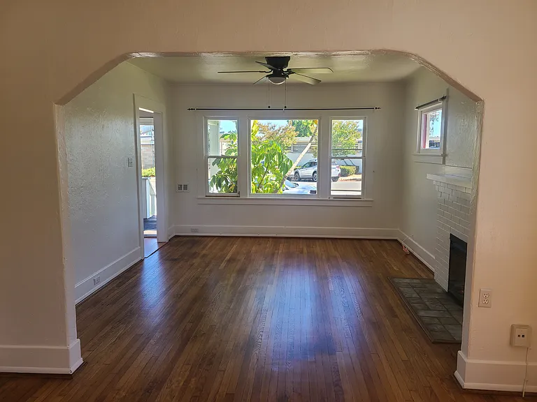 1618 Meade Ave — Photo 8