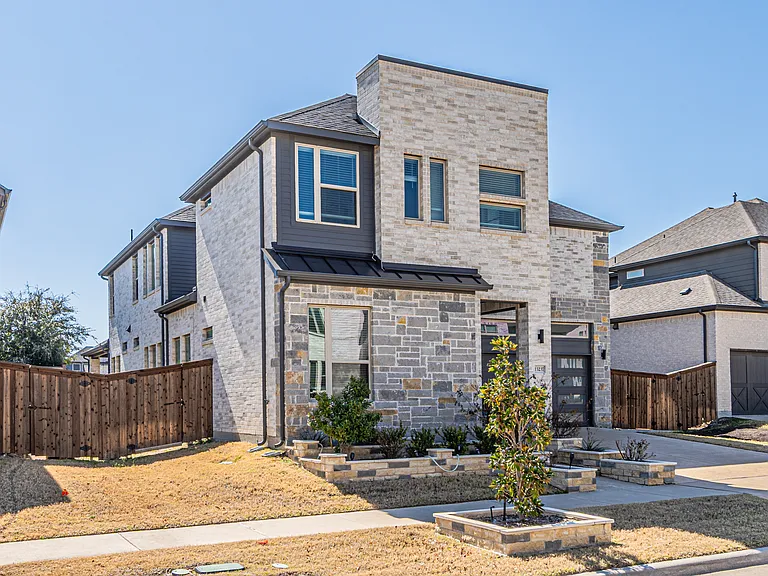 13237 Jonata St — Photo 2