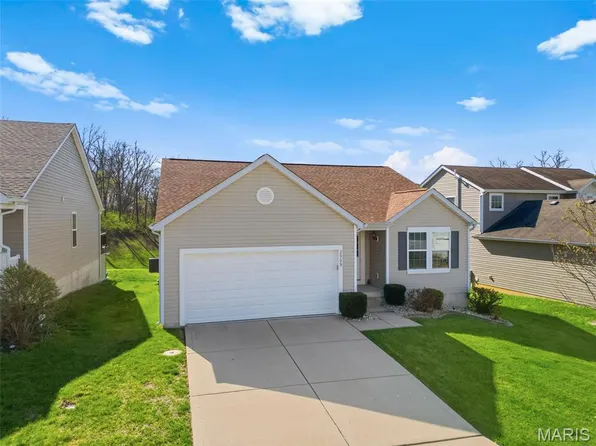 2909 Preston Woods Trl, Lake Saint Louis, MO 63367