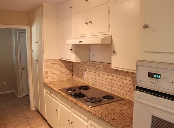 5th image of 2821 Southgate Dr