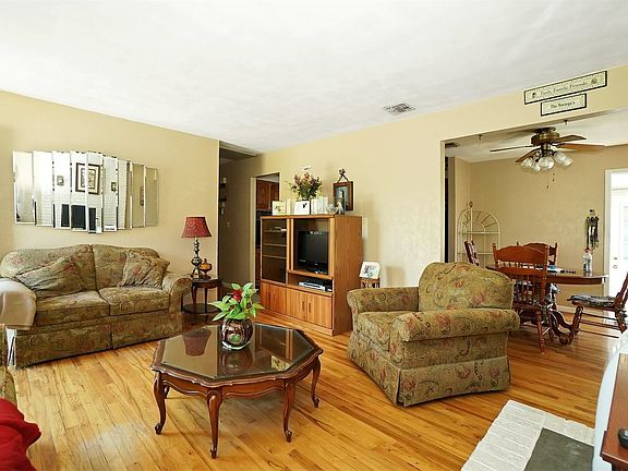 3rd image of 23 Island Ave