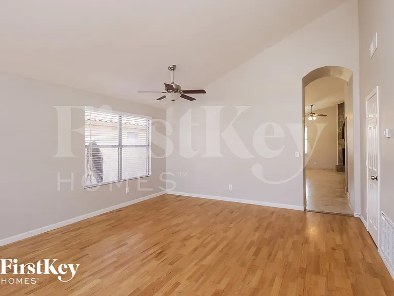 1831 W Wildhorse Dr — Photo 3