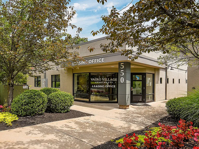 Leasing Center