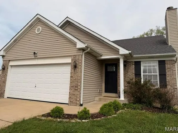 8300 Crystal Ridge Ct, Cedar Hill, MO 63016