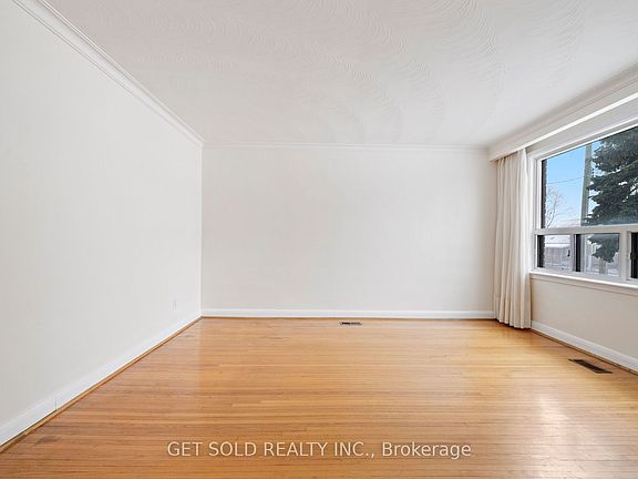 5th image of 14 Burrard Rd