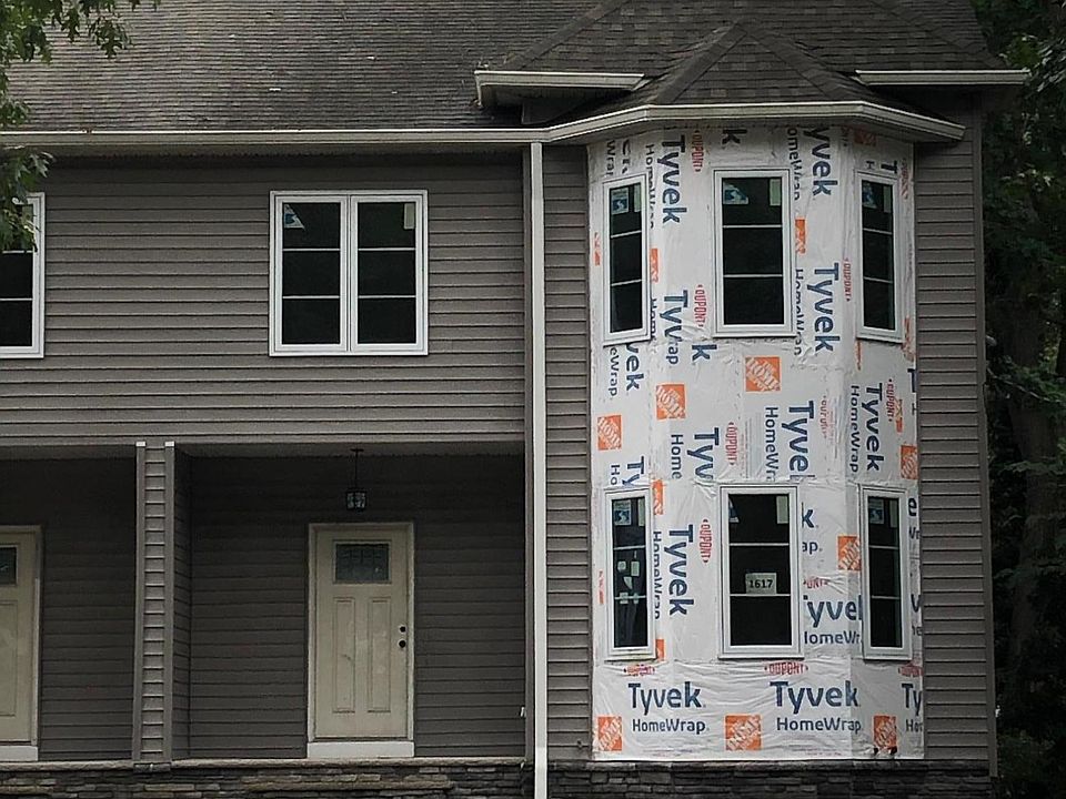 2nd image of 1617 Clifton Ave