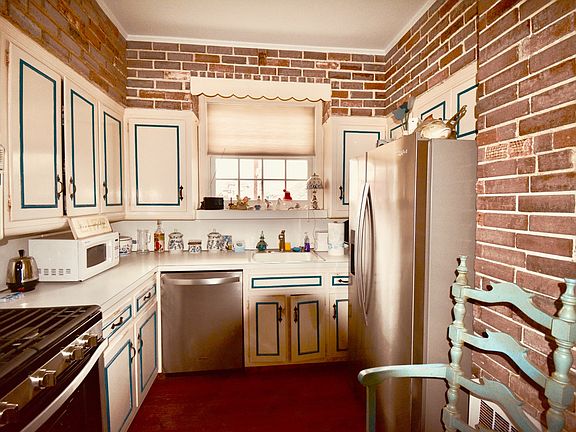 5th image of 195 129th St #B