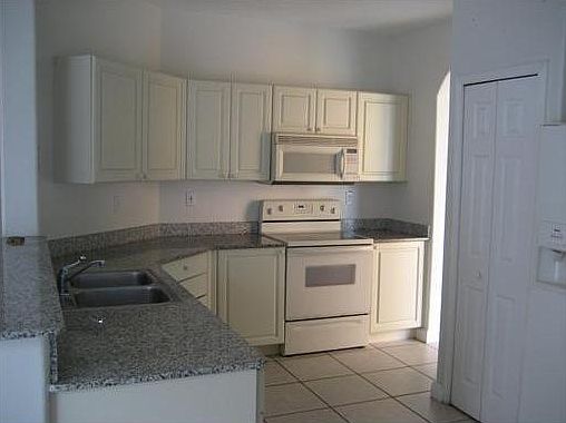 5th image of 4841 NW 109th Ct