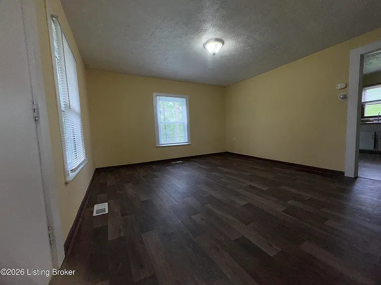 751 Van Buren Rd — Photo 2