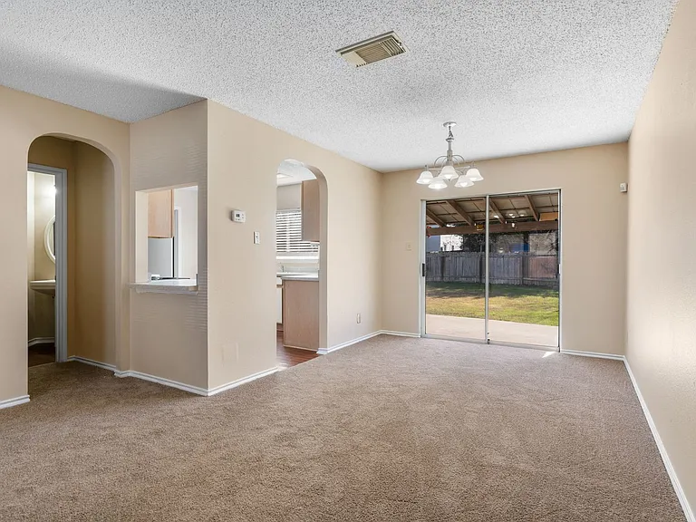 7038 Cole Creek Dr — Photo 8