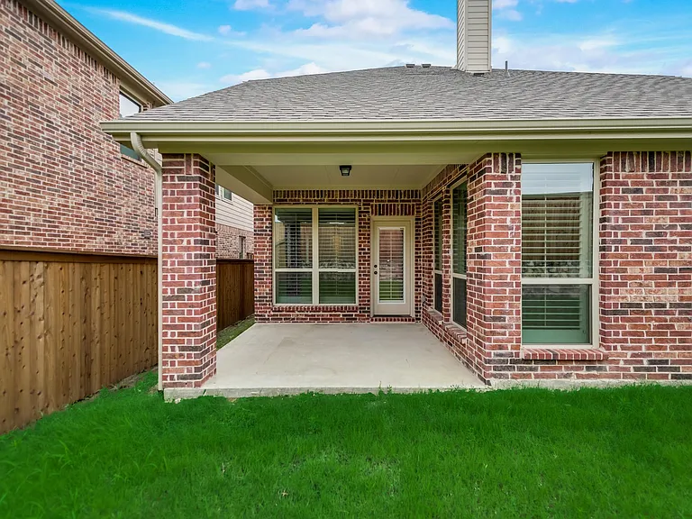 15901 Crosslake Ct — Photo 34