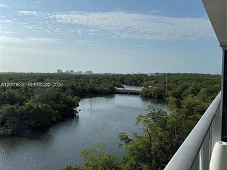 16385 Biscayne Blvd #717 — Photo 10