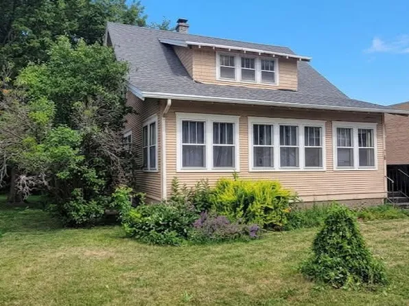 18 9th Ave SW, Aberdeen, SD 57401
