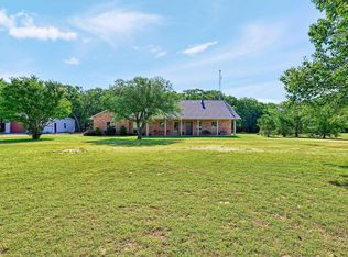 6654 W Line Rd, Gainesville, TX 76240