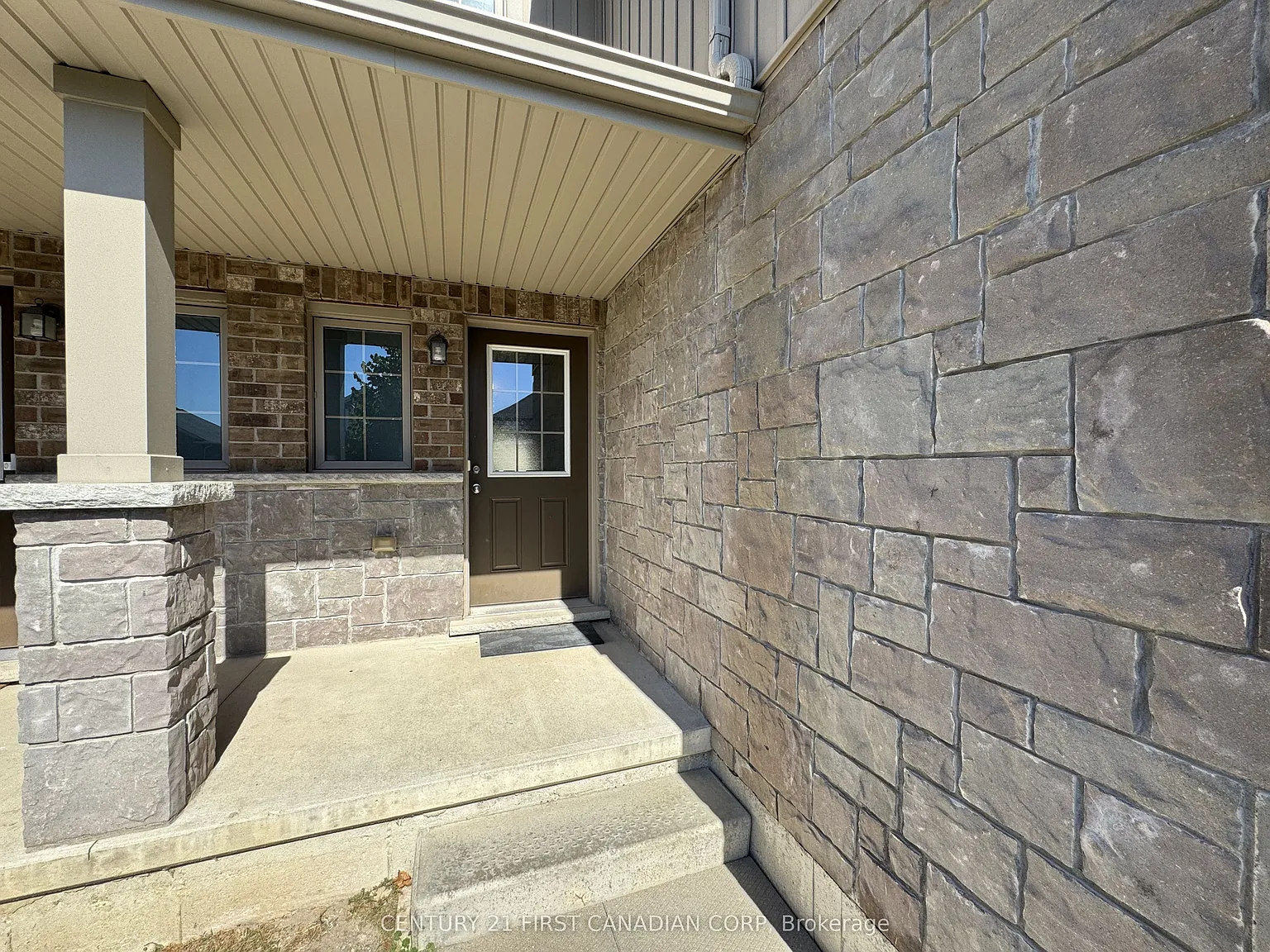 3 bed, $2,500 — Photo 2