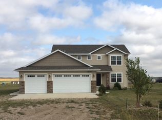 13687 Redwood Way NW, Williston, ND 58801