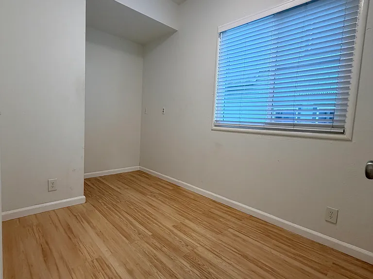 2832 Summit St #2 — Photo 16
